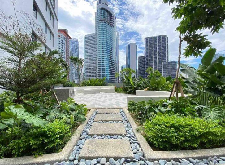 Air Luxury Makati Cbd With Balcony Apartment Manila Exterior photo