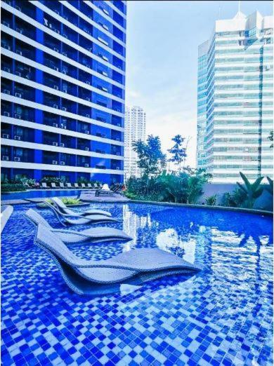 Air Luxury Makati Cbd With Balcony Apartment Manila Exterior photo