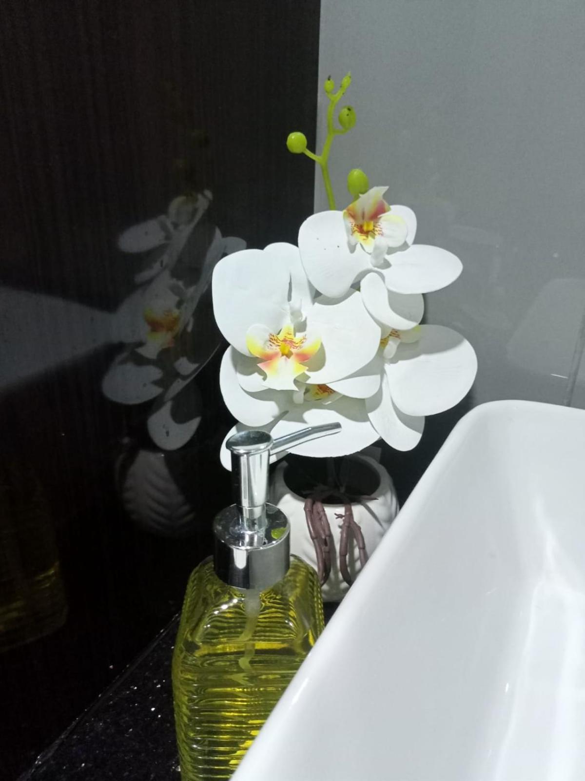 Air Luxury Makati Cbd With Balcony Apartment Manila Exterior photo